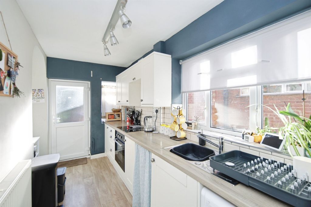 Property photo 3 of 16