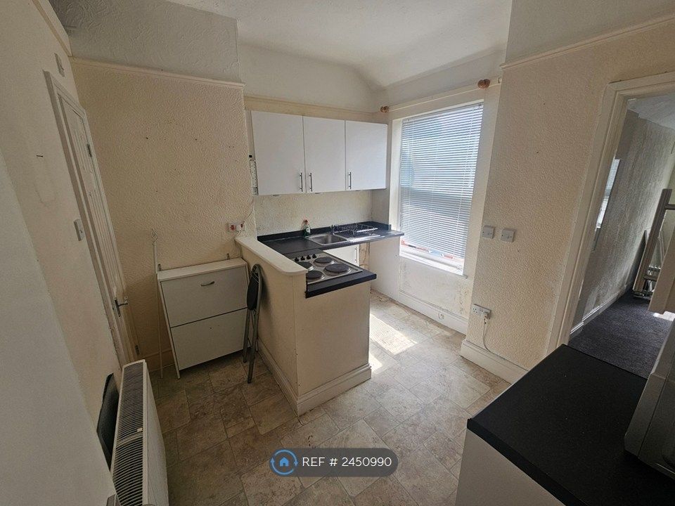 Property photo 3 of 5 Kitchen