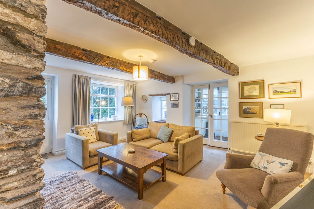 Property photo 3 of 25