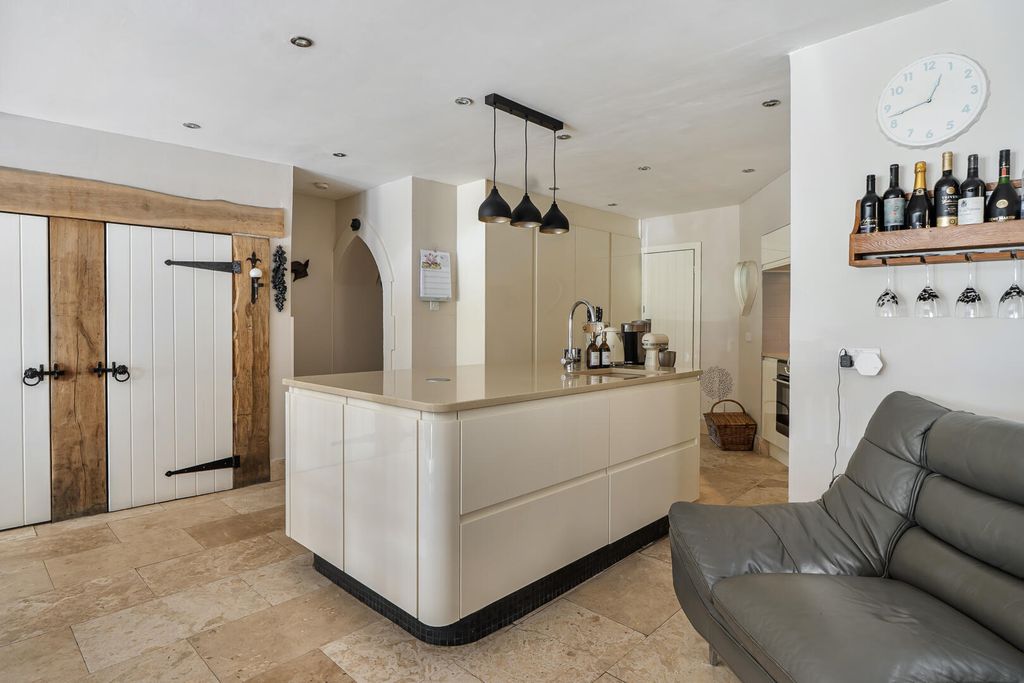 Property photo 3 of 43 1498858 (5).Jpg