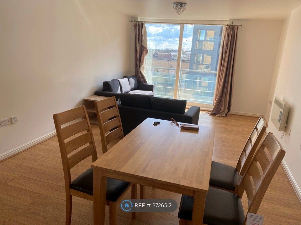 Property photo 3 of 12 Living Room