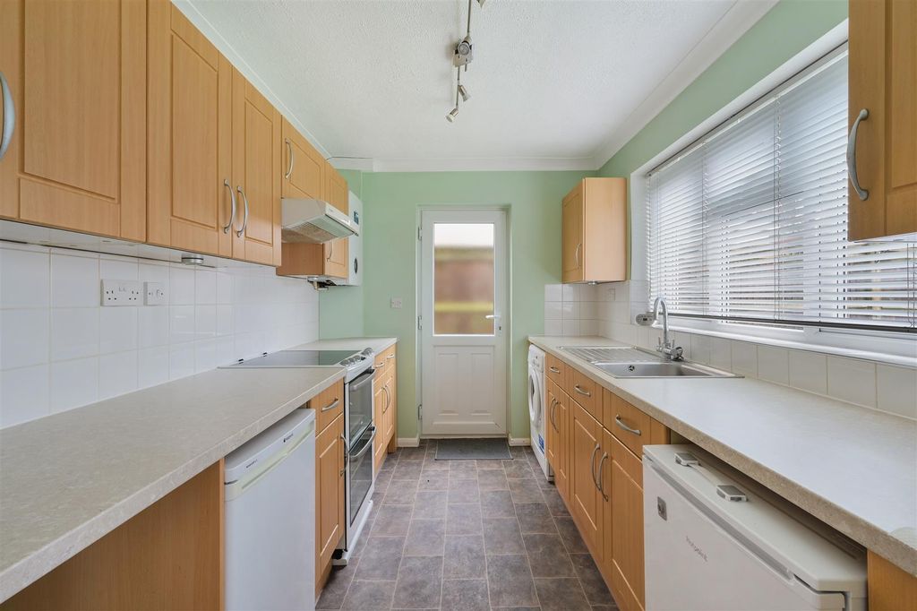 Property photo 3 of 16 Manor Road (5).Jpg