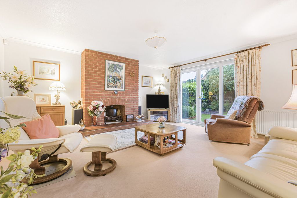Property photo 3 of 37