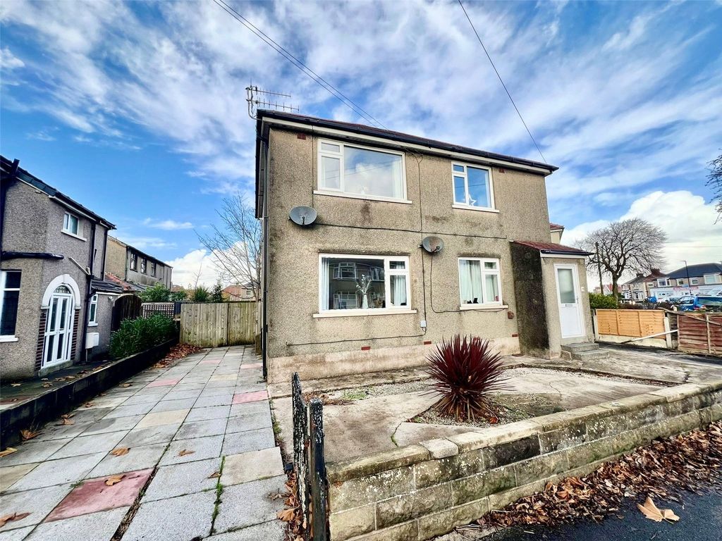 Property photo 1 of 11 Front