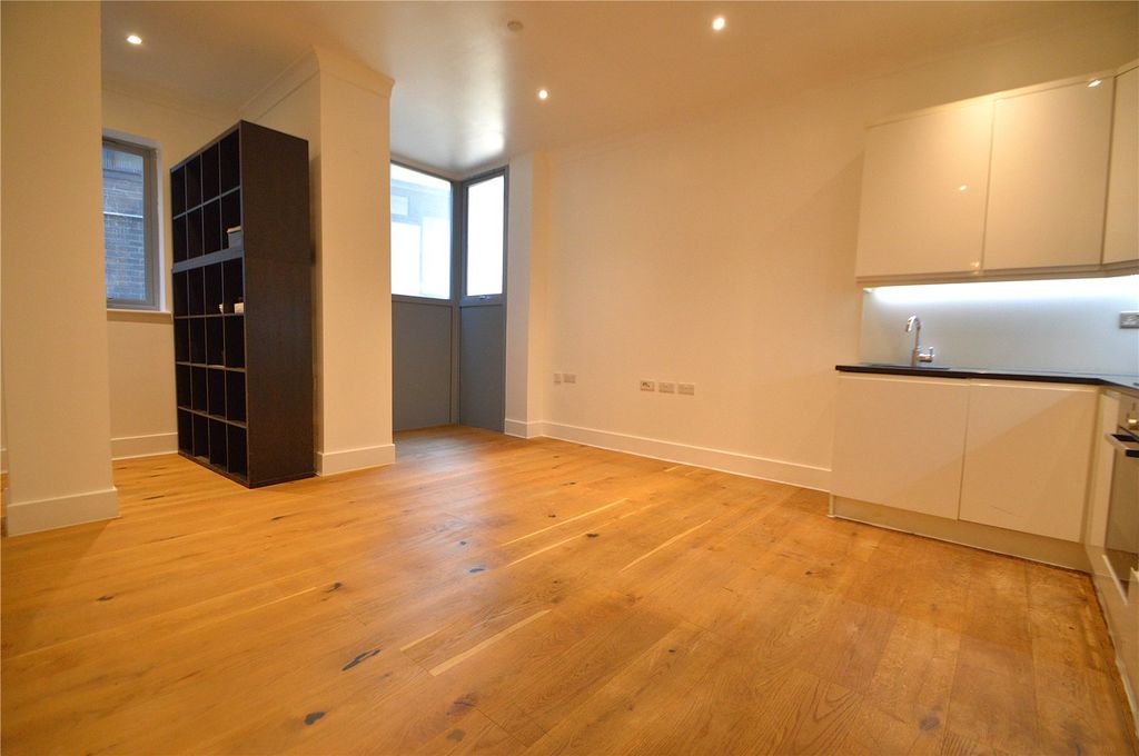 Property photo 2 of 11 Picture No. 03