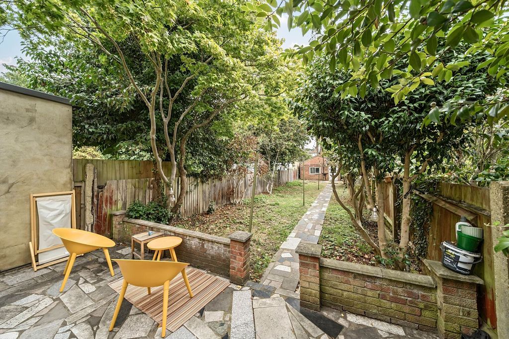 Property photo 3 of 22
