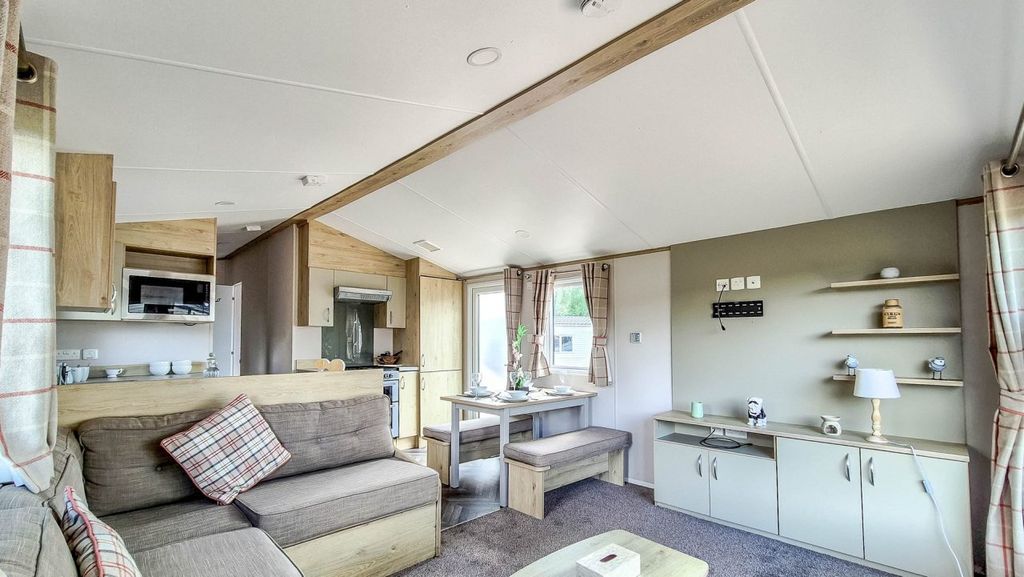 Property photo 2 of 21 20250528 121632