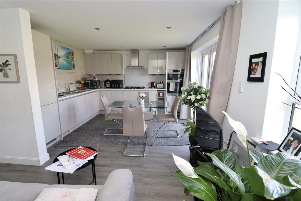 Property photo 2 of 16 Img_8338.Jpg