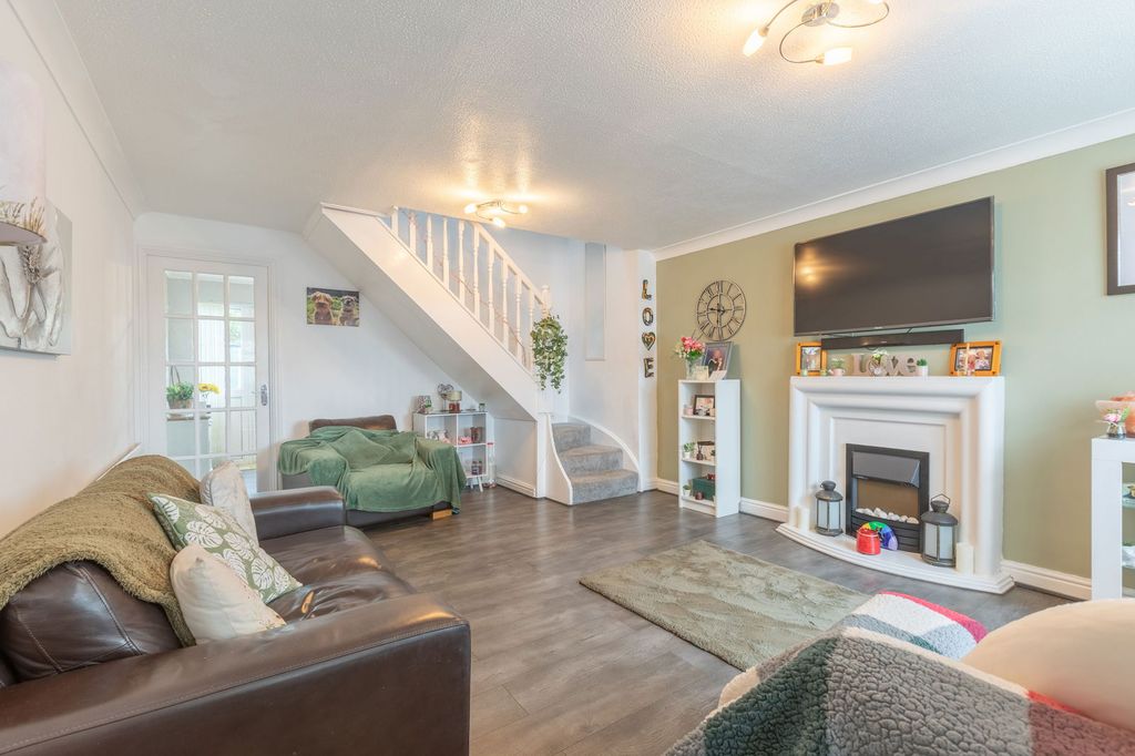 Property photo 2 of 19