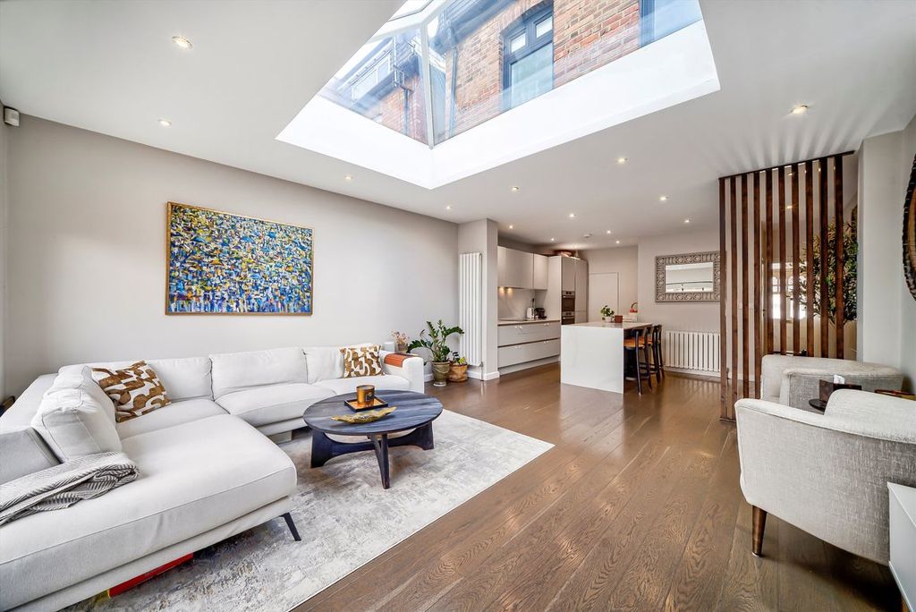 Property photo 2 of 9