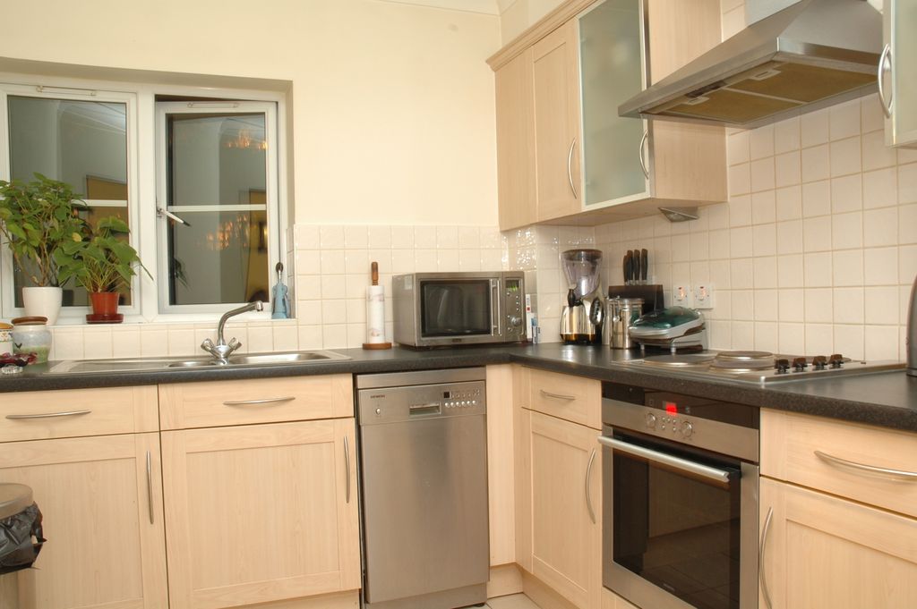 Property photo 3 of 6