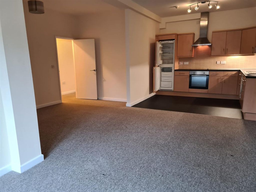 Property photo 3 of 8 9F445Ef7-c61A-4570-Af3d-05c27Ae3c349.Jpg