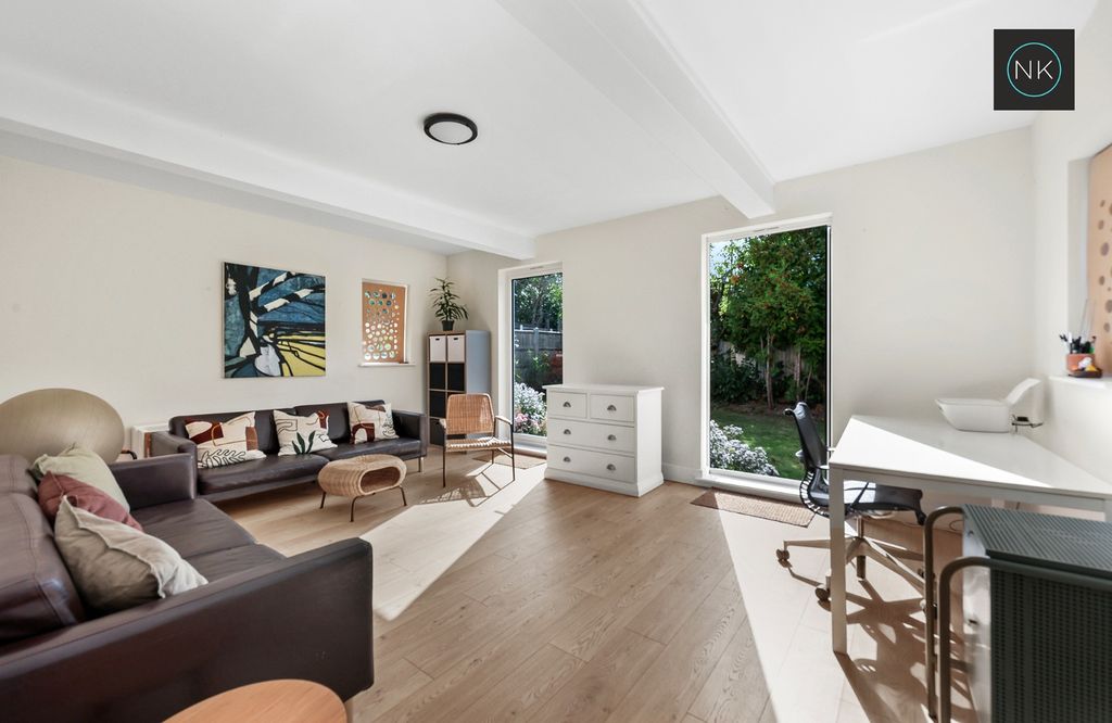 Property photo 2 of 25 5674532