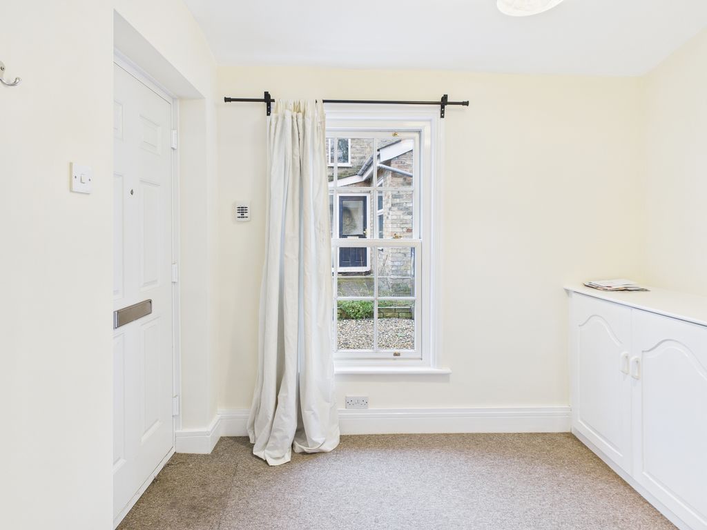 Property photo 2 of 11 Cam02519G0-Pr0378-Still001