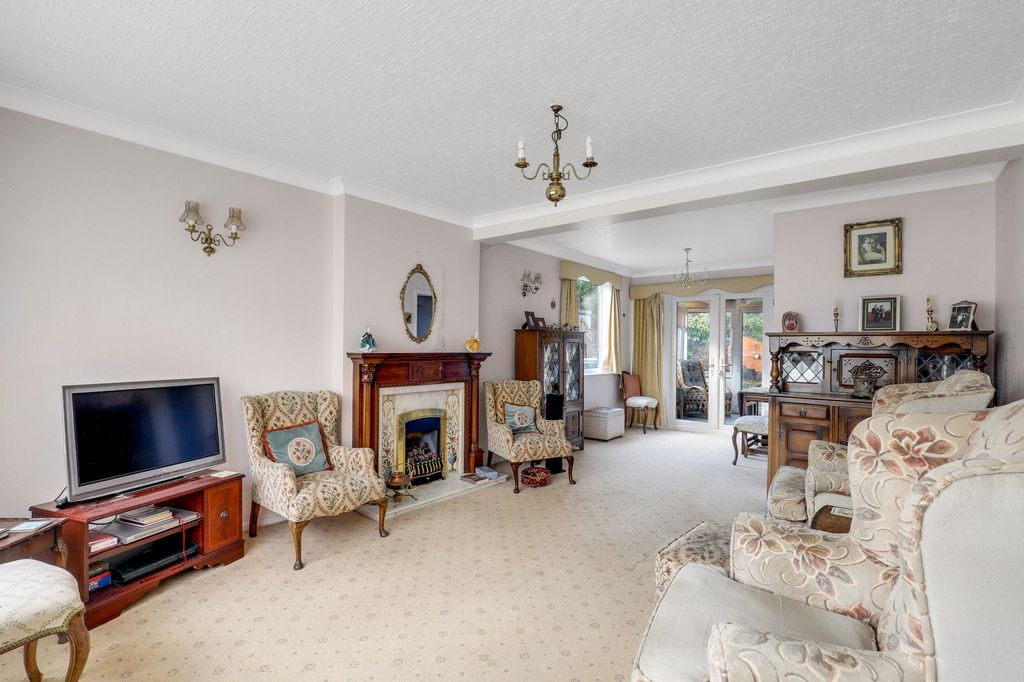 Property photo 2 of 17