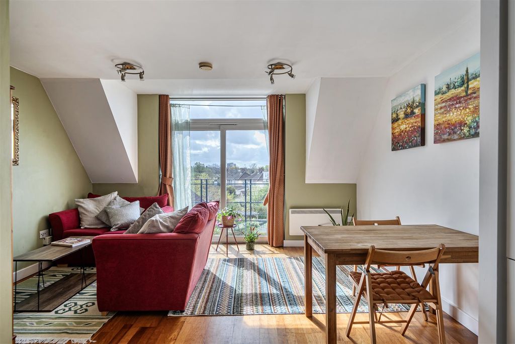 Property photo 2 of 13 Kitchen/Dining/Lounge