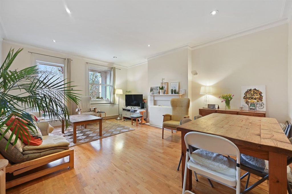 Property photo 1 of 10 Rclr- Flat c, 7 Langland Gardens-Reception 3 (1).J