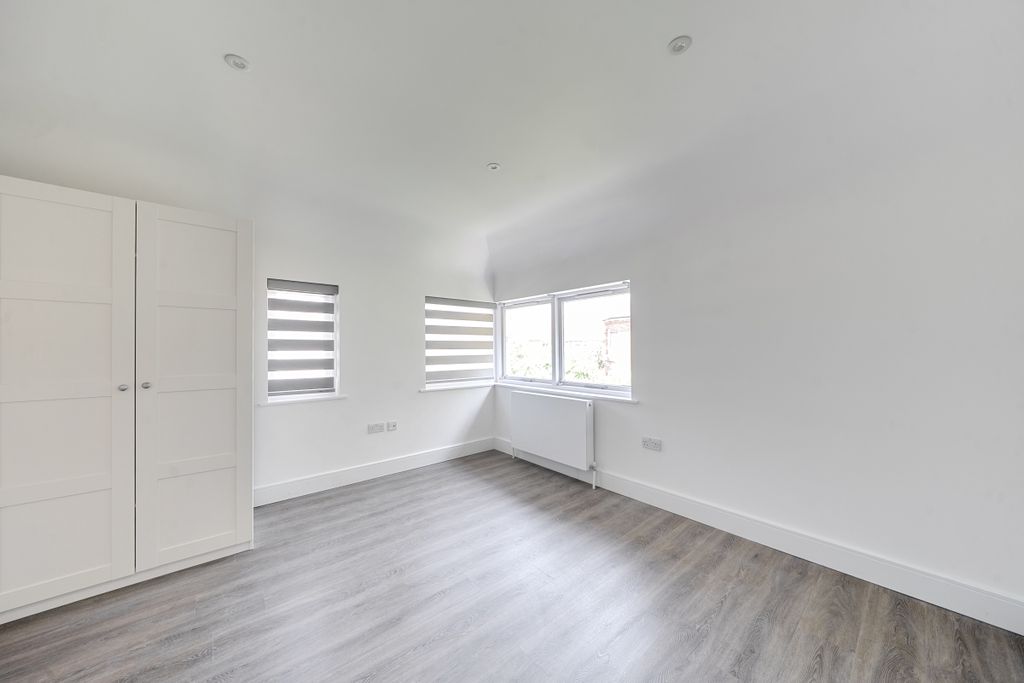 Property photo 3 of 9 1484619-8-6A3E8E7...