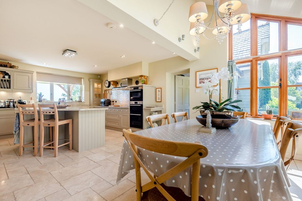 Property photo 2 of 56 P043341_02.Jpg