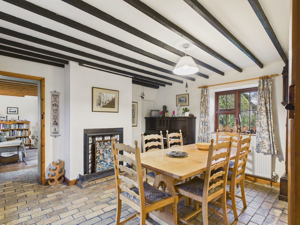 Property photo 2 of 27