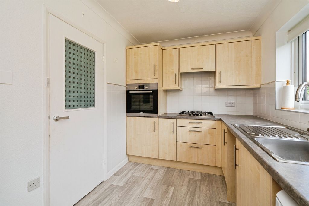 Property photo 2 of 16