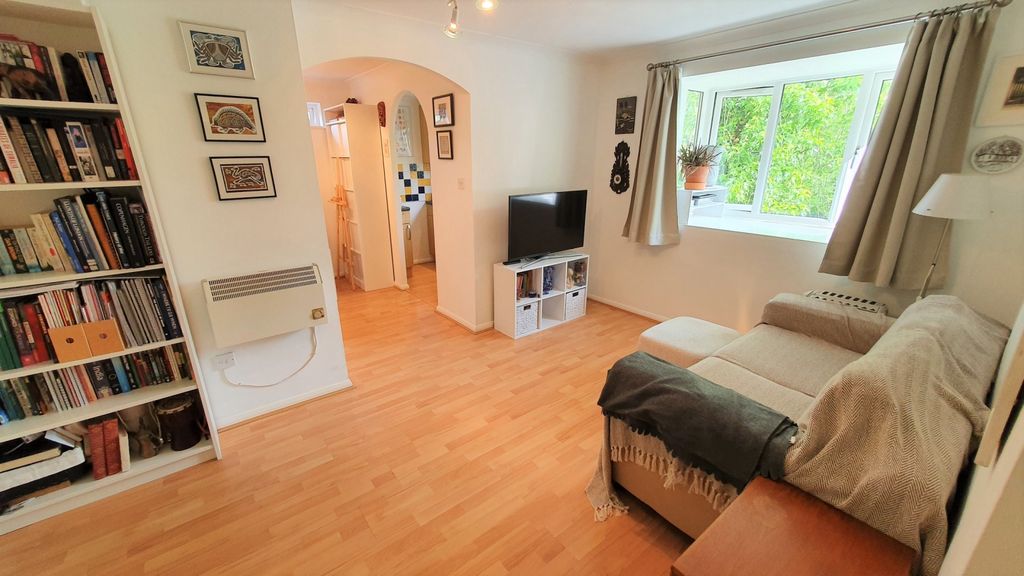 Property photo 2 of 11 Gallery