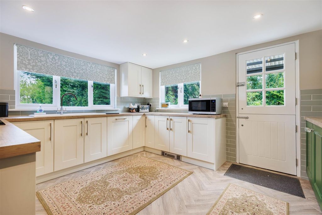 Property photo 2 of 25 825A9325-Hdr.Jpg