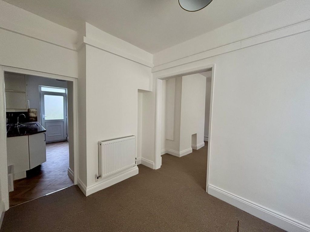Property photo 3 of 9 6.Jpg