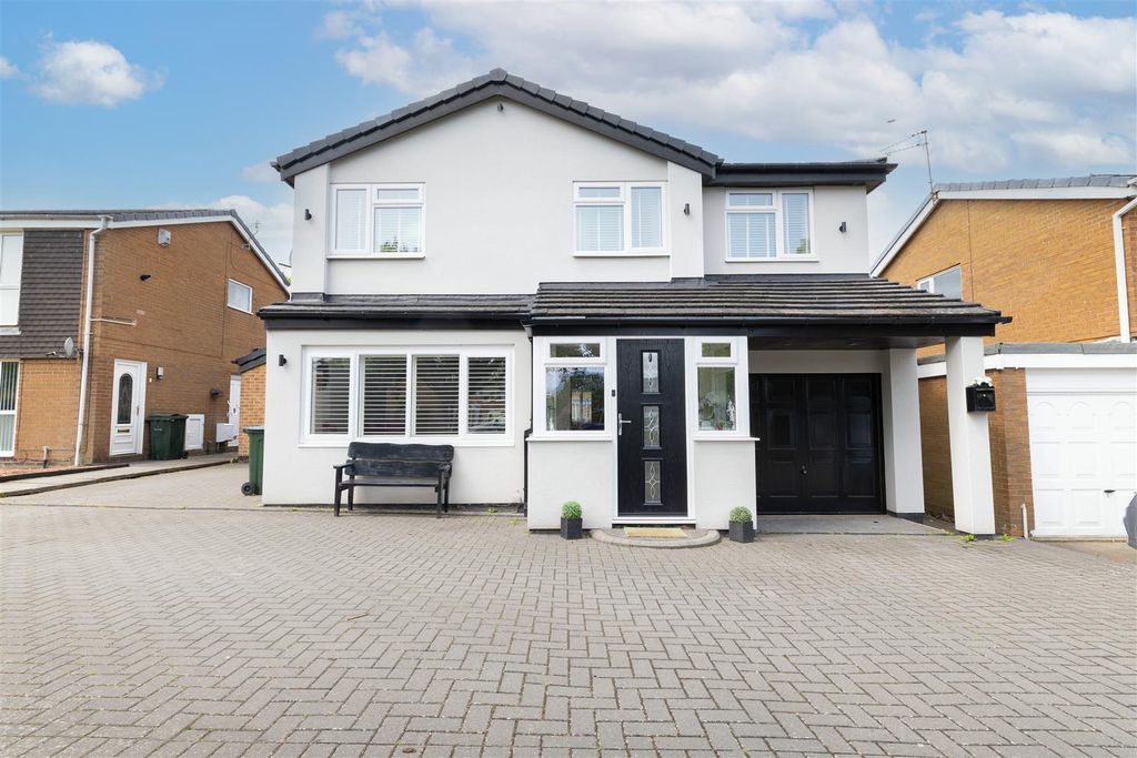 Property photo 1 of 17 Front External