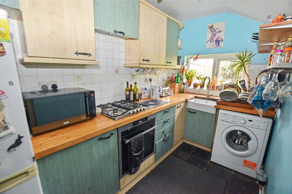 Property photo 2 of 11 Picture No. 28