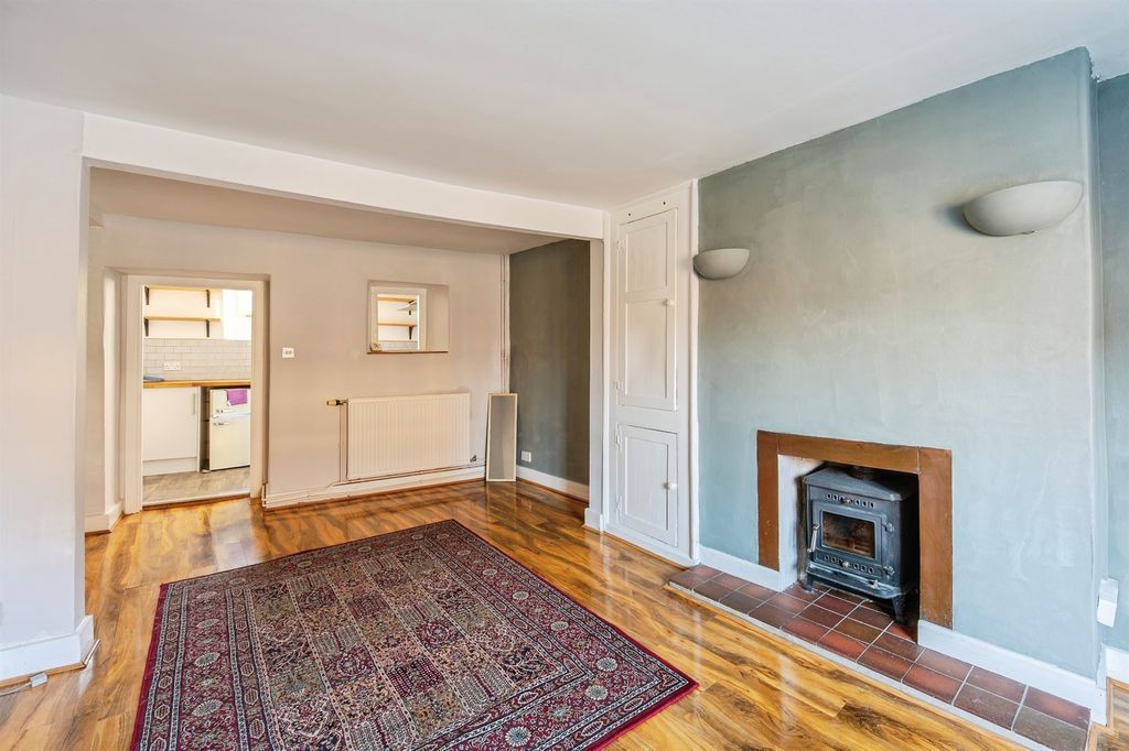 Property photo 2 of 14