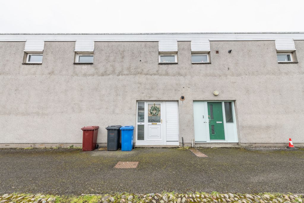 Property photo 1 of 29