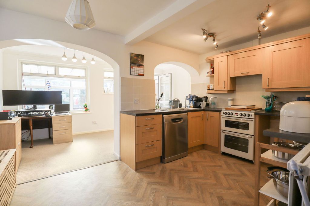 Property photo 2 of 15