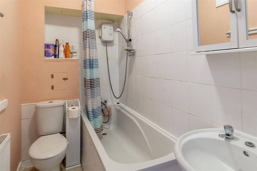 Property photo 3 of 5 Bathroom.Jpg