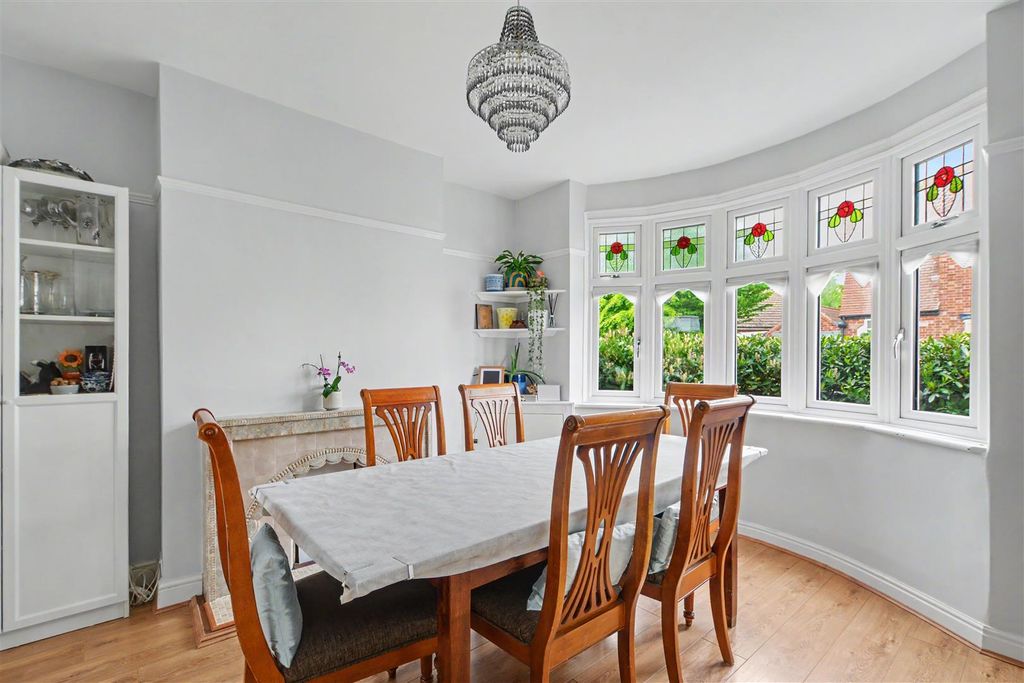 Property photo 3 of 33 Dining Room_3.Jpeg