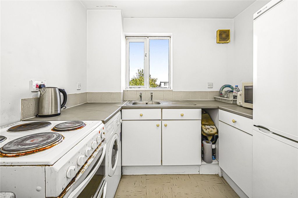 Property photo 3 of 8 Kitchen