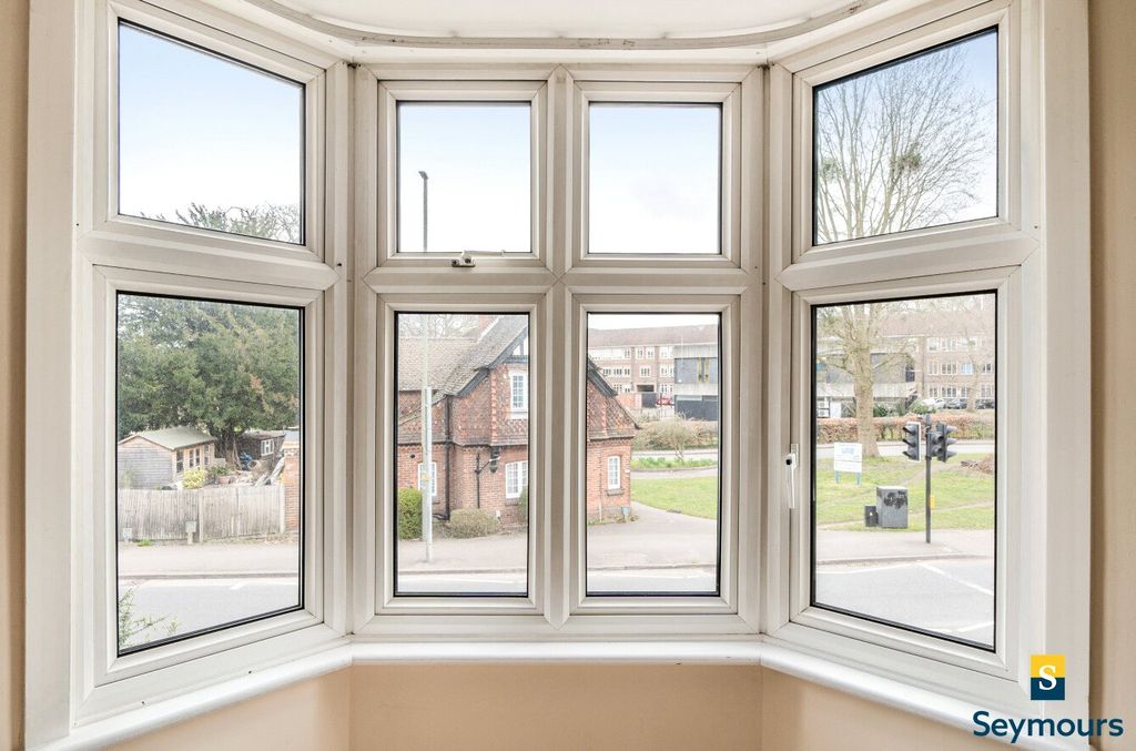 Property photo 3 of 10 Bay Window