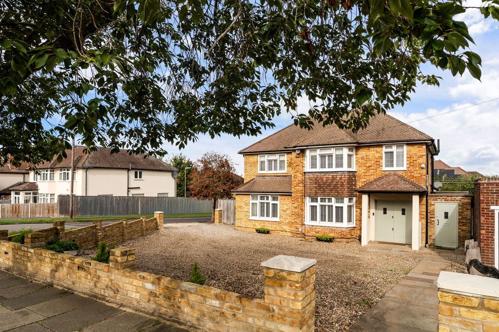 Property photo 1 of 24