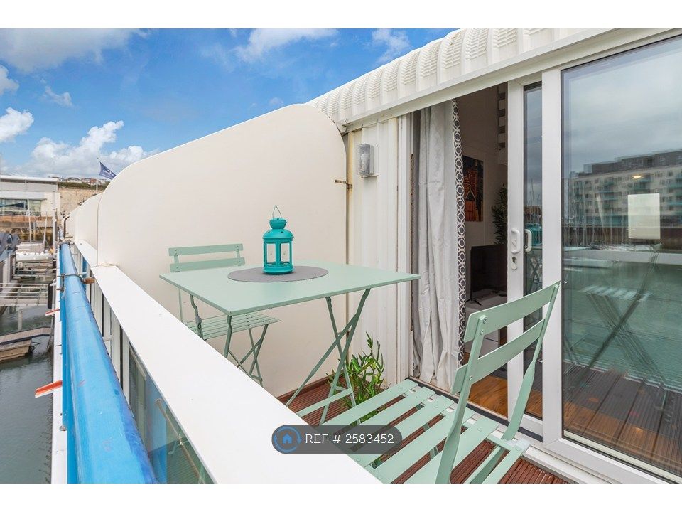 Property photo 2 of 13 Terrace