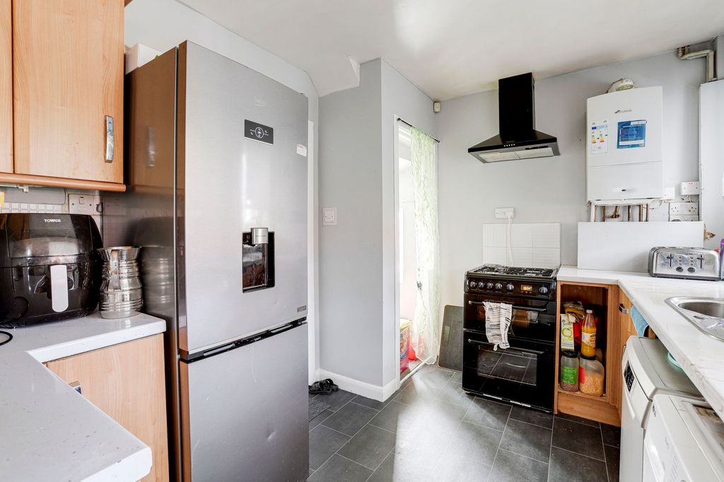 Property photo 3 of 14