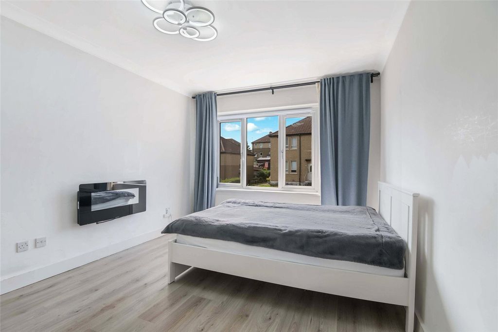 Property photo 2 of 13 2