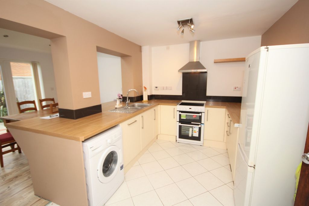 Property photo 2 of 12