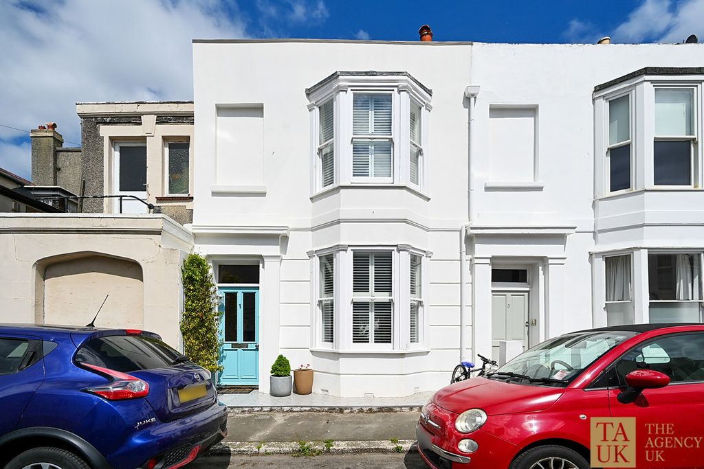 Property photo 1 of 25
