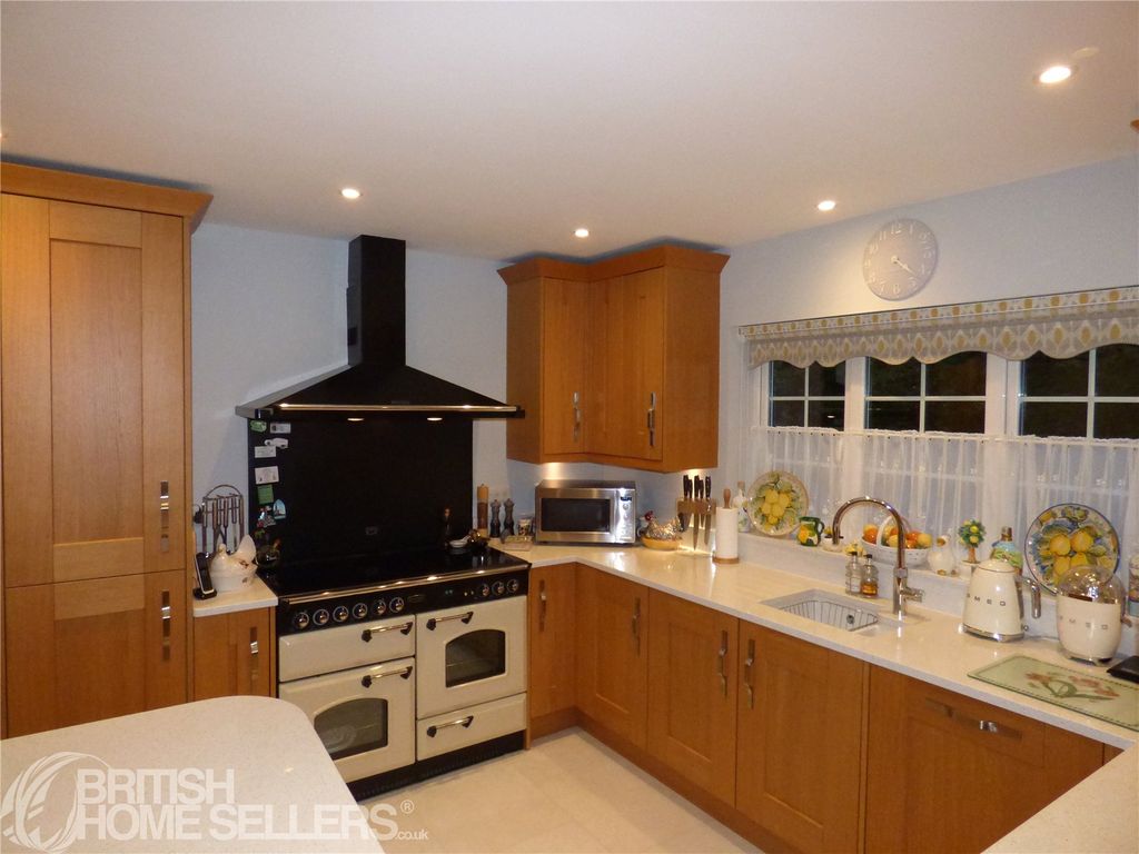 Property photo 2 of 26 Picture No. 32