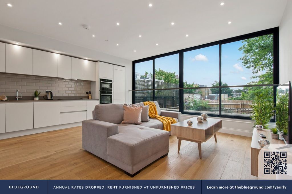 Property photo 3 of 22 Living Room