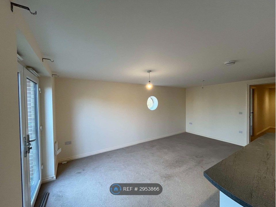 Property photo 3 of 7 Lounge