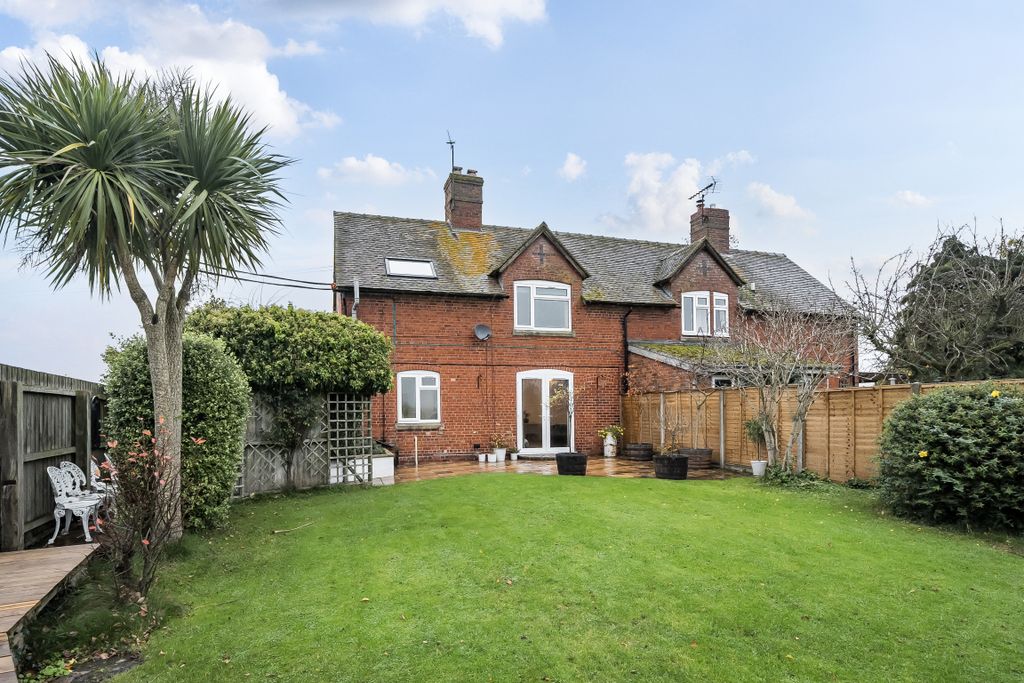 Property photo 1 of 9 1372757-1-690A2Bbb67661