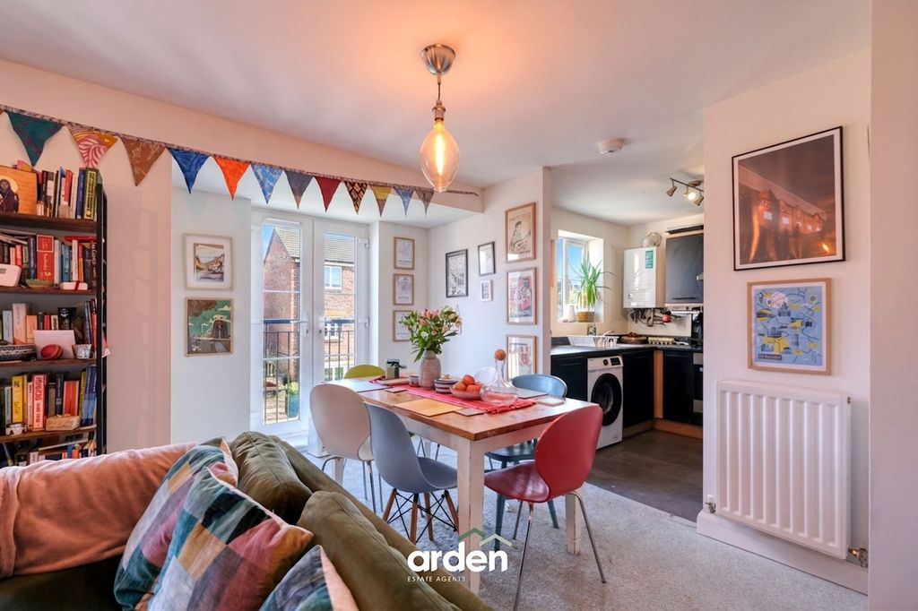 Property photo 2 of 11