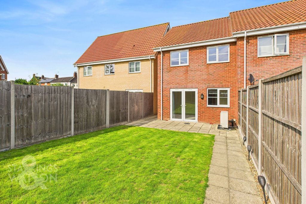 Property photo 1 of 19