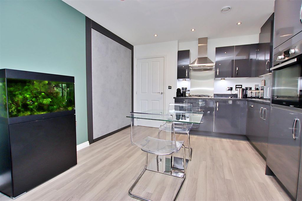 Property photo 1 of 11 Img_6981.Jpg